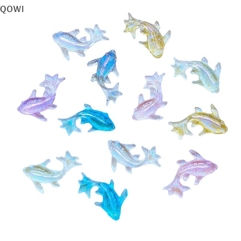 qo 100 Pçs Novo Bonito Mini Kawaii Cor Pequeno Peixinho Resina Estatueta Artesanato Flatba Cabochão Ornamento Jóias Faze