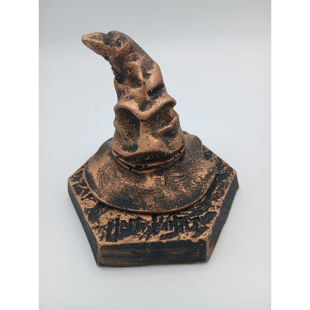 Chapéu Seletor Harry Potter com Base - Escultura em Resina