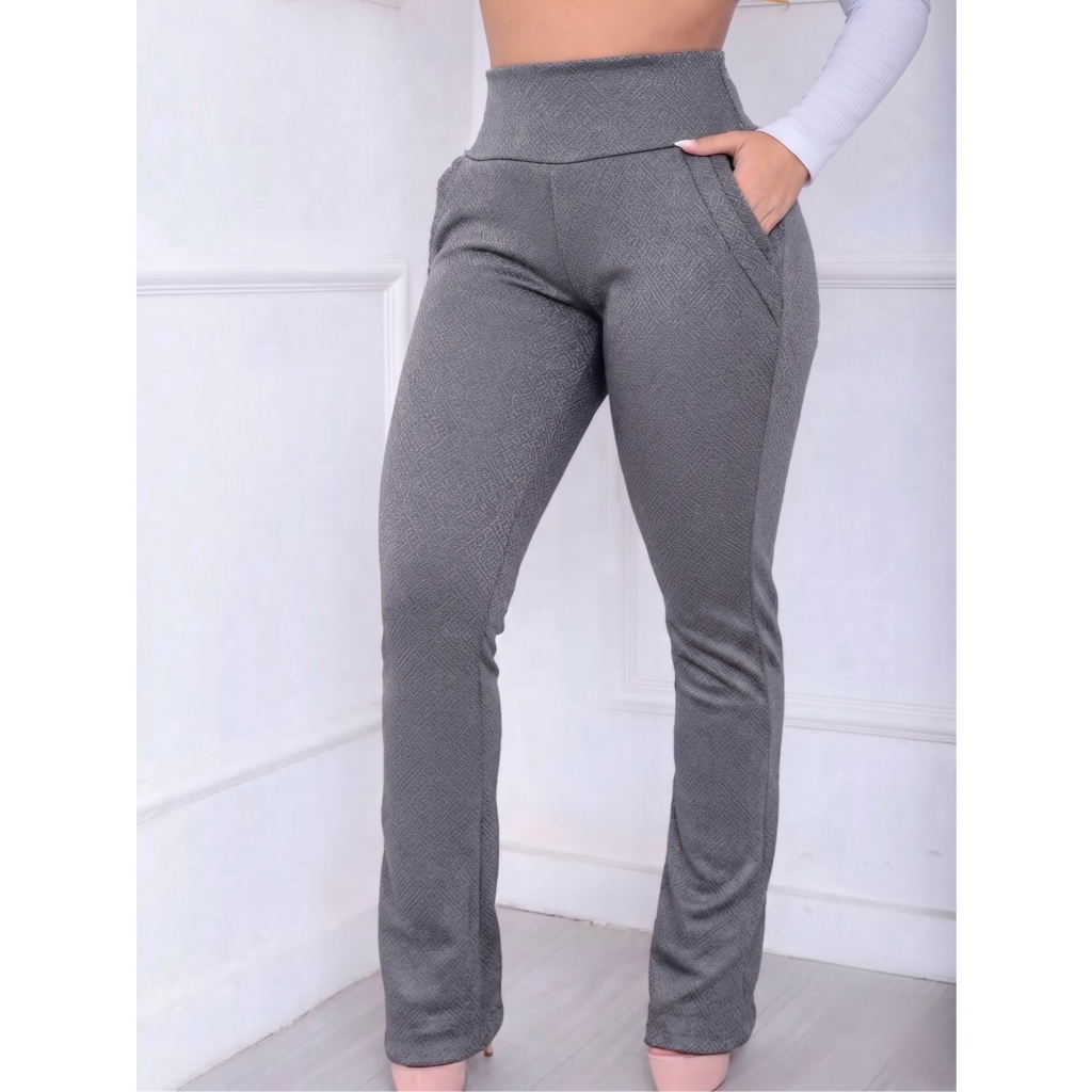 Calça Flare Feminina Boca de Sino Jackard com Bolso na Frente