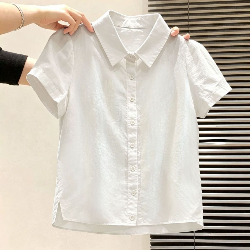 Camisa de manga curta com gola polo e botões, design moderno e exclusivo, corte folgado estilo coreano, visual que emagr
