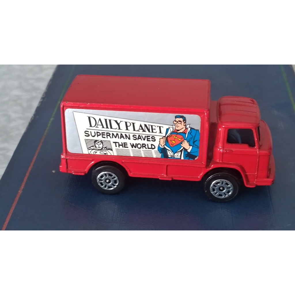 CORGI CAMINHÃO - TRUCK SUPERMAN DAILY PLANET - ESCALA 1/64 - LOOSE - CONDIÇÃOD E NOVO - DIFICIL DE ACHAR ASSIM