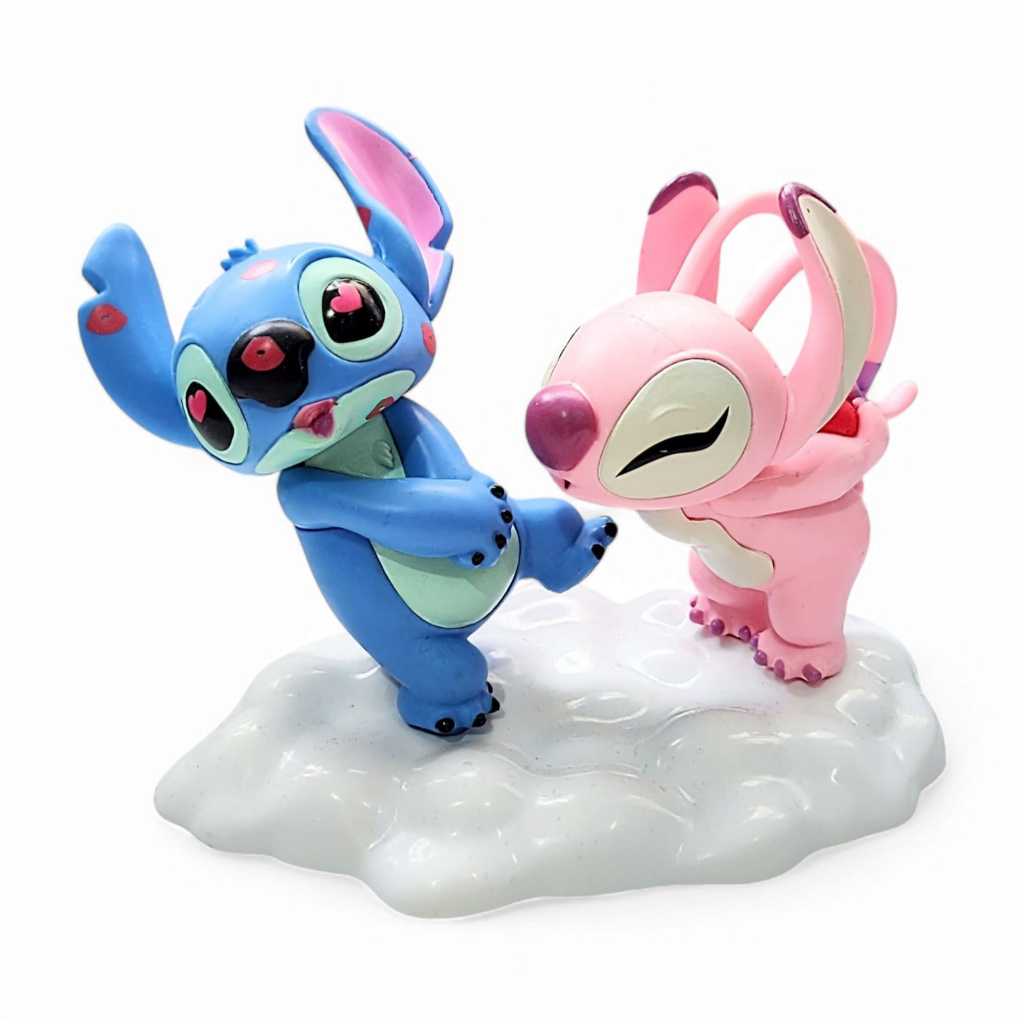 Bonecos Stich e Angel Pvc C/ Base Nuvem e Caixa Personalizada.