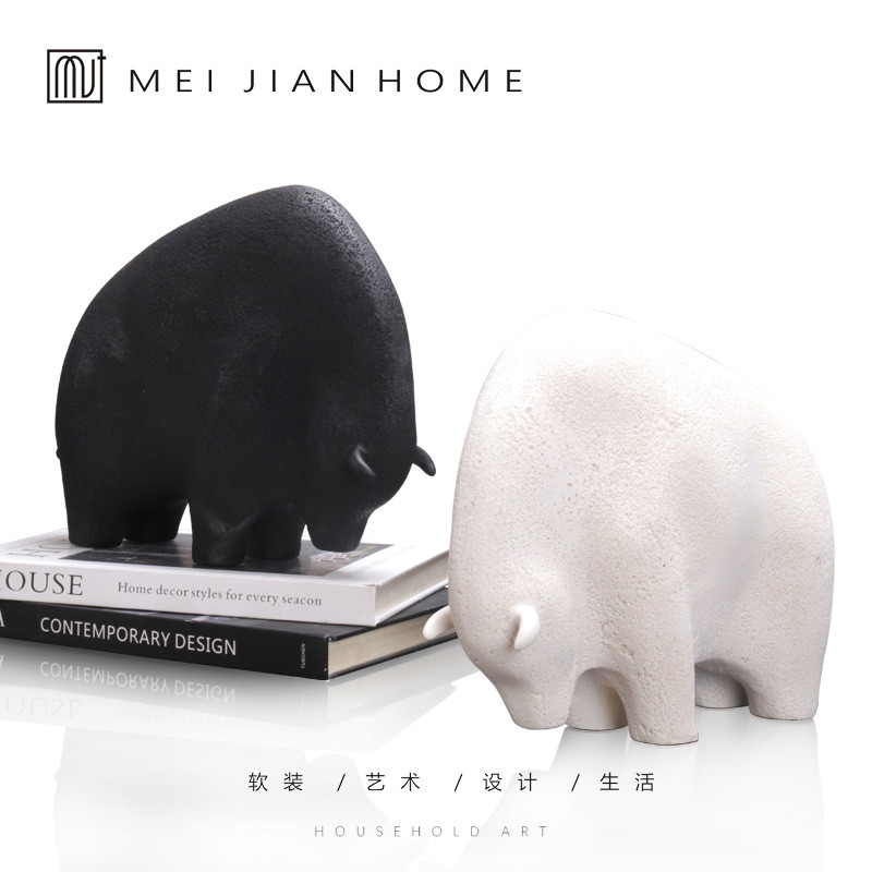 Modern minimalist abstract cartoon cow animal-shaped resin craft ornament for home and model home decoration
