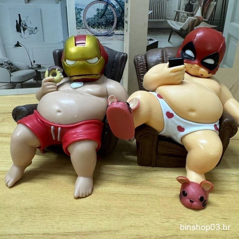 12cm Anime Superhero The Avengers X-Men Fat Iron Man Deadpool Mentir O Sofá Doughnut Q Versão PVC Figuras De Ação Modelo