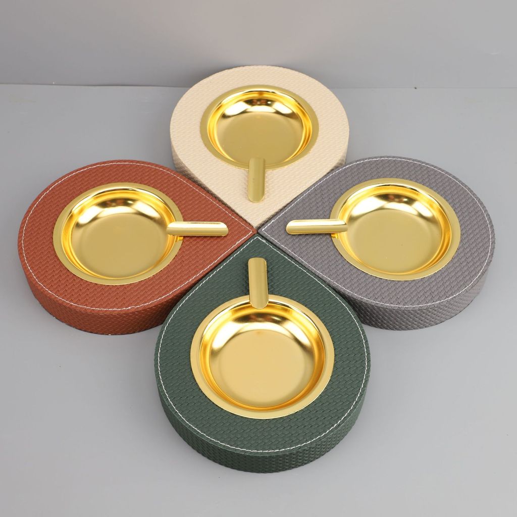 QDW4 European-style, trendy, and personalized cigar ashtray made of leather, a decorative item for office desks