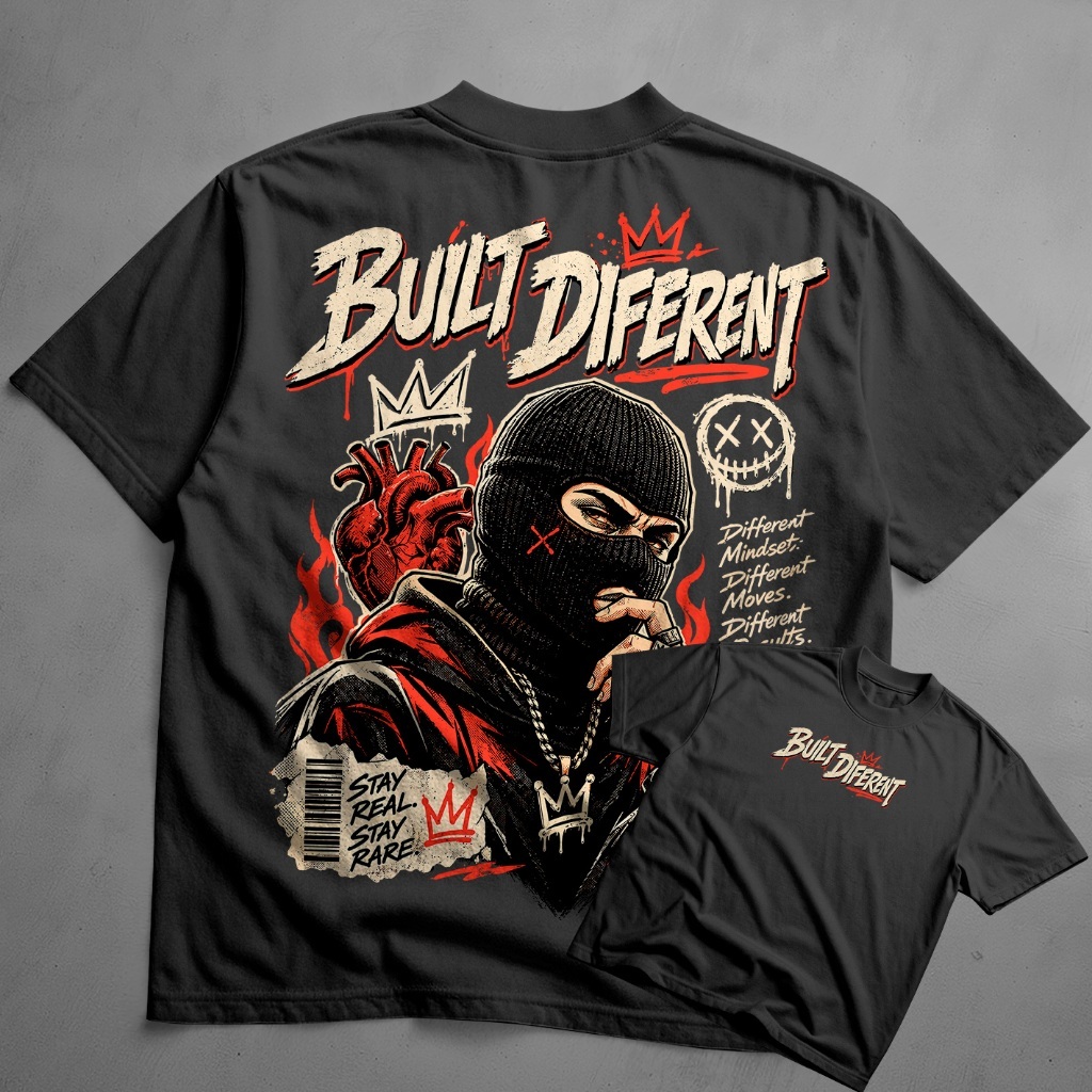 Camiseta Oversized Built Different Masculina Streetwear Balaclava Estampa Grande Costas