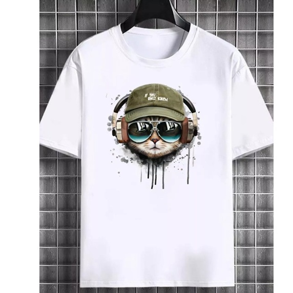 Camiseta Comum Masculina Básica Estampa Gato Boné Fone