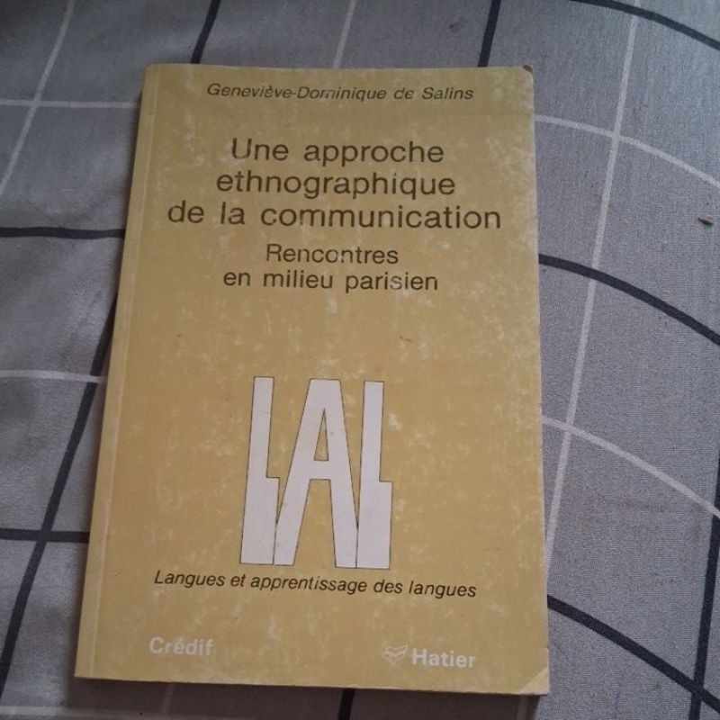Livro Une apprpoche etchnographique de la communication