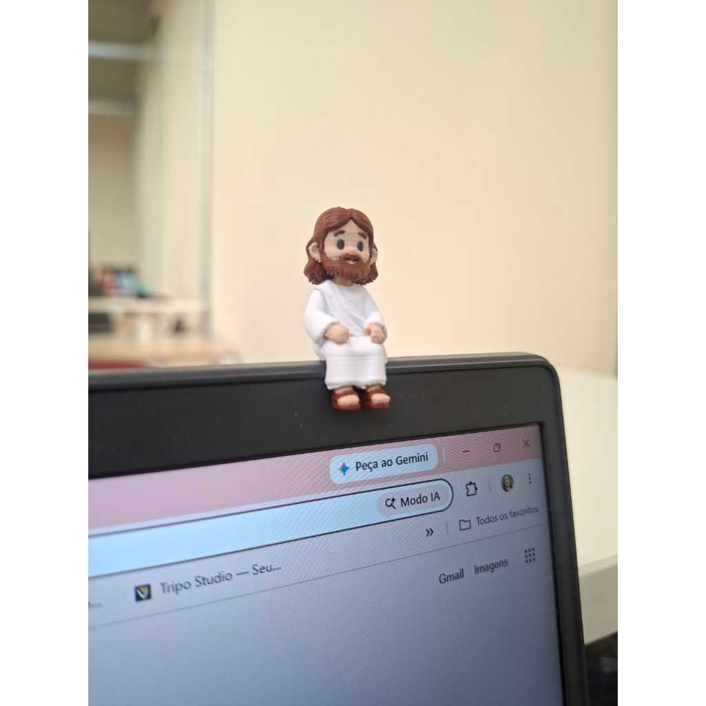 Mini Jesus Sentado Impressão 3D Decorativo Para Monitor Mesa Prateleira Nicho Carro