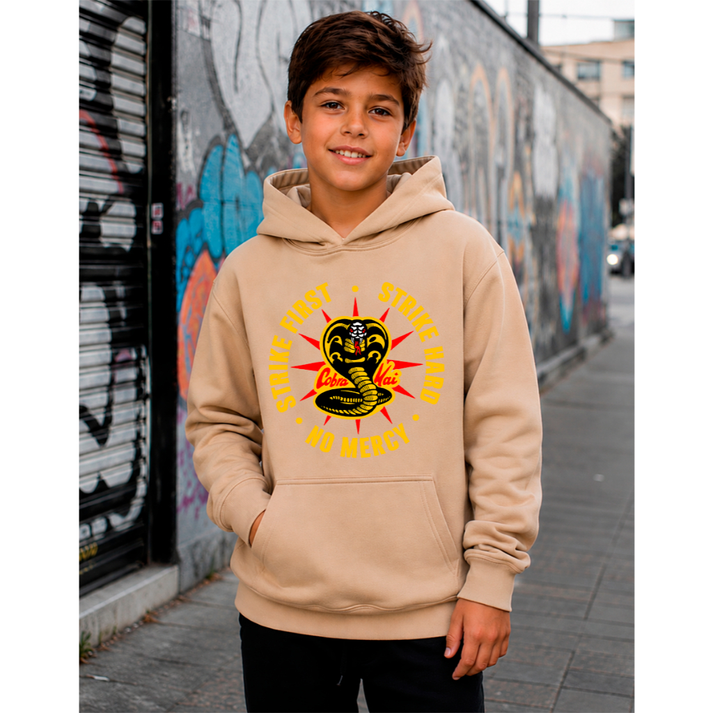 Blusa moletom infantil Cobra Kai Karate First Strike Hard No Mercy