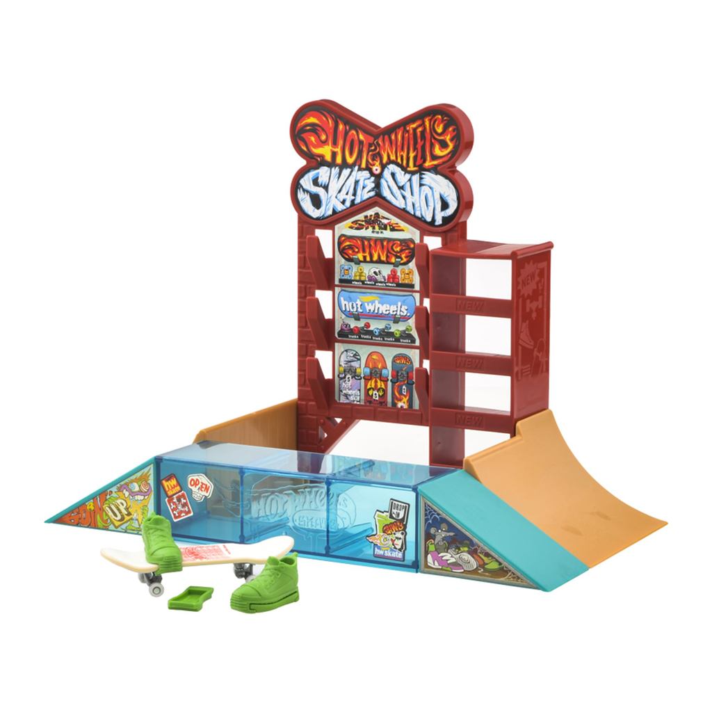 Hot Wheels Skateboard Shop (Includes 1 finger skateboard with shoes) Vehicle Toy Finger Skate Playset for Ages 5 and Up