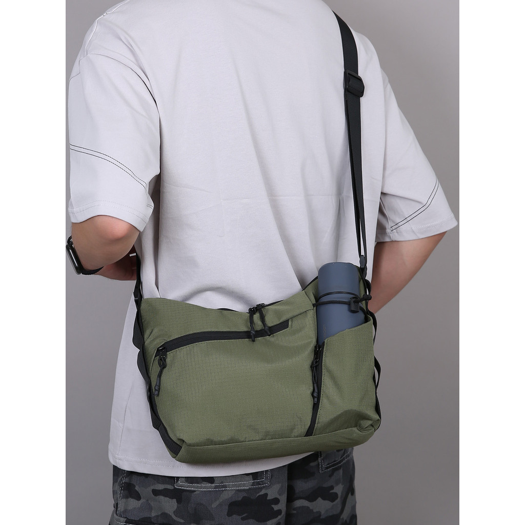 Masculino simples multifuncional ombro mensageiro saco viagem ao ar livre Commuter lazer garrafa de água saco 33cm Table