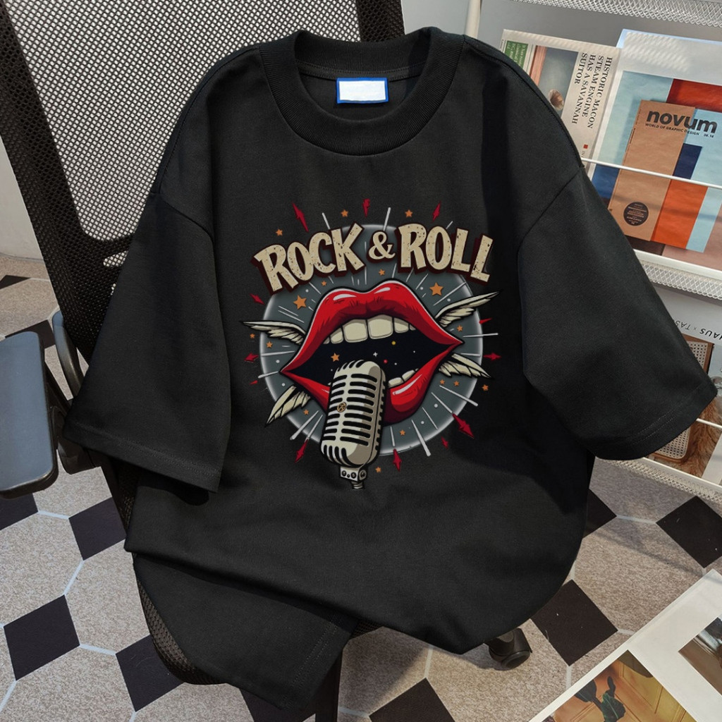 Camiseta Masculina Feminina Oversized Estampa “Let's Rock Live for Real” Boca Vermelha, Microfone e Guitarras T-shirt