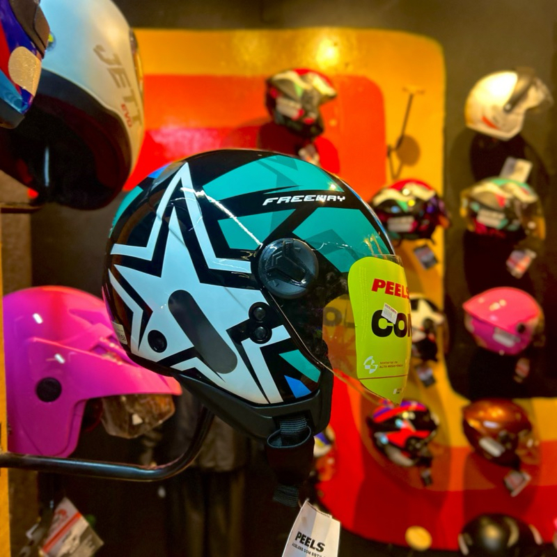 Capacete Aberto Peels ST1 – Estilo Moderno com Visual Diferenciado!