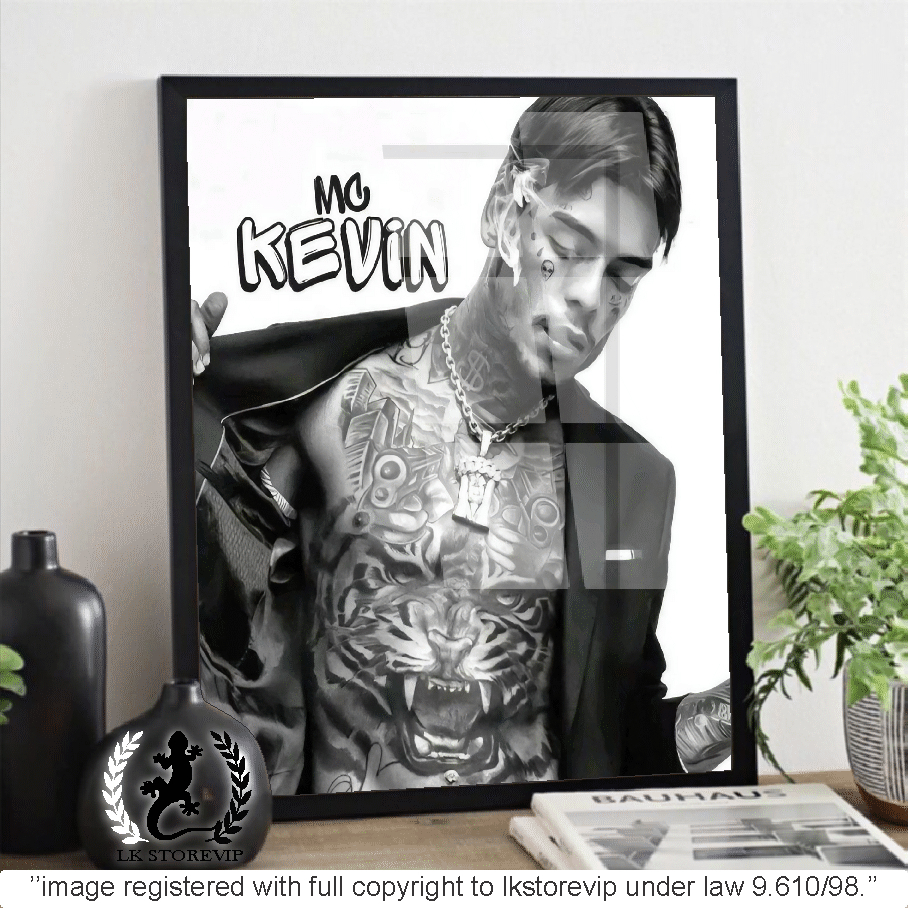 Quadro decorativo mc kevin homenagem favela mc´s  60x40 Alta Qualidade 4k branco