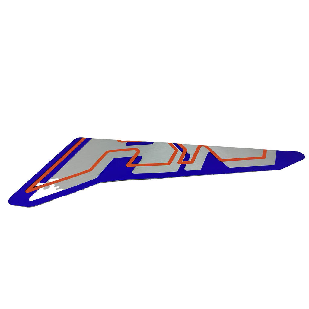 ADESIVO DECORATIVO (AZUL) ESCRITA NH (PARTE SUPERIOR) DE PLASTICO LD DAFRA NH 300 ABS 2025