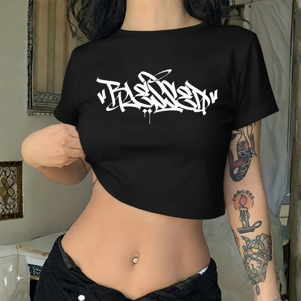 Blusa Cropped Algodão Frase Blessed Graffiti Tag Estiloso Moda Verão Skatista Blusina Street Feminina Urban Style