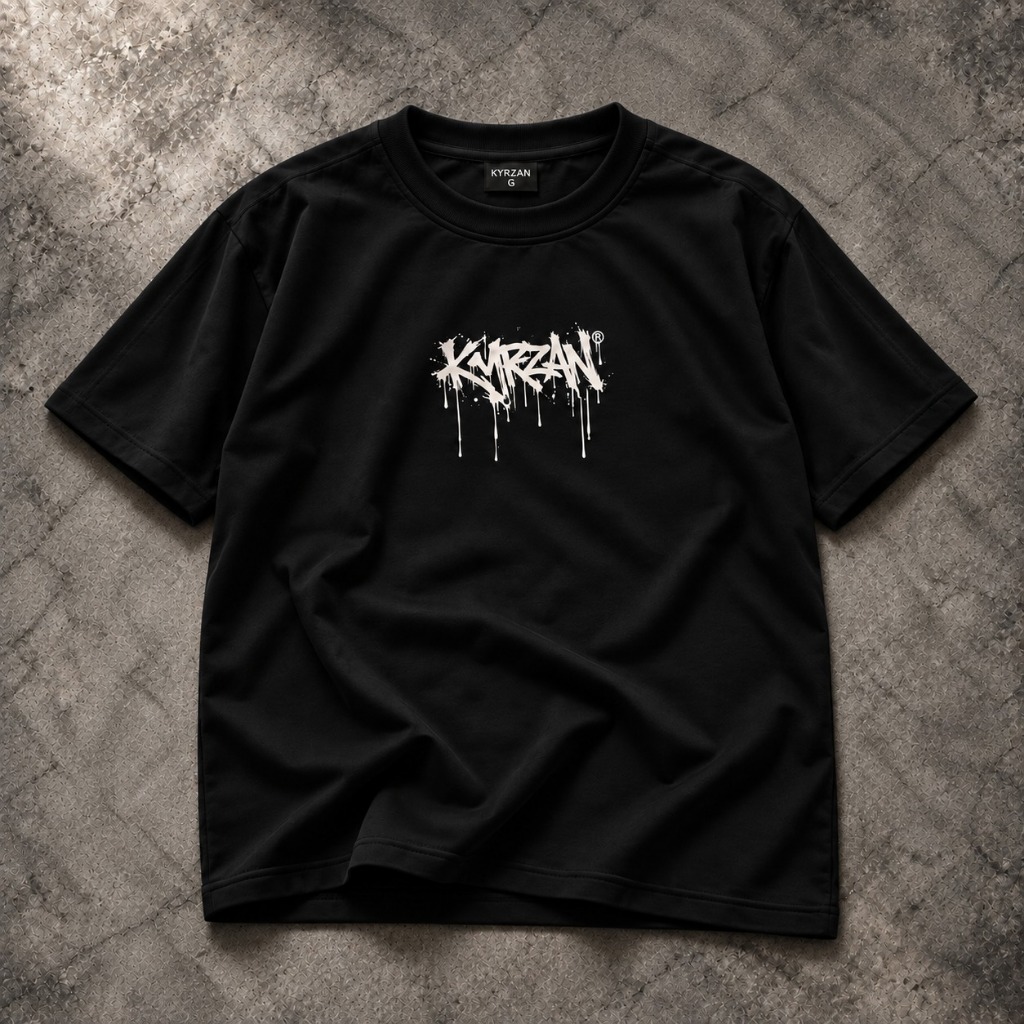 Camiseta Street Wear KYRZAN Streetwear Preta – Estampa Graffiti Branca Urban Style