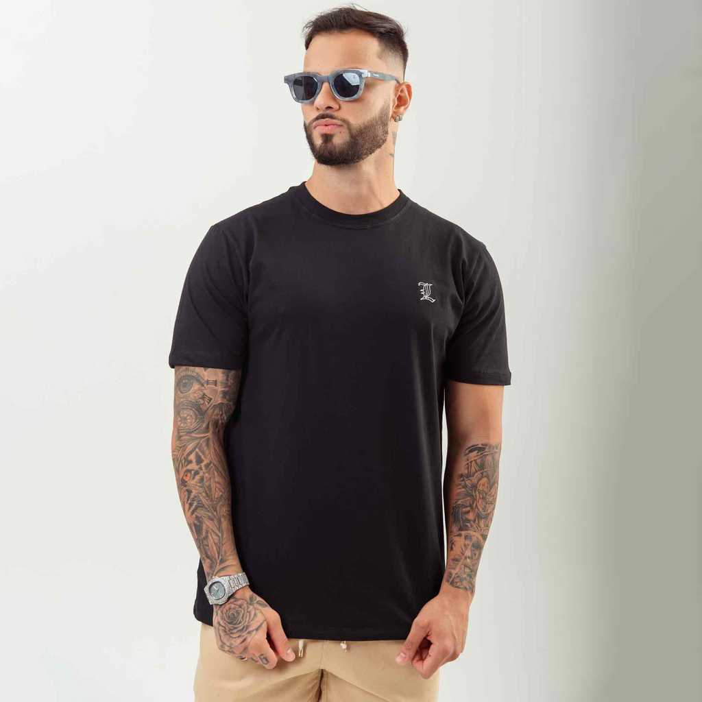 Camiseta Slim Bordado Basic Side Preta