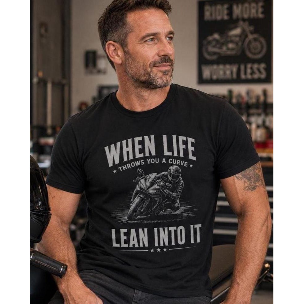 Camisa de Homem Preta de Algodão, Com Design de Ciclista e a Frase 