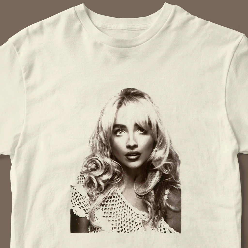 Camiseta When Did You Get Hot? (Sabrina Carpenter) de Algodão Unissex
