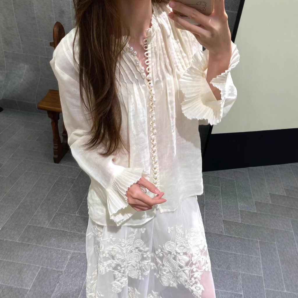 QP0K Early autumn new collection: elegant, pleated, pearl-buttoned, lace-trimmed, long-sleeved linen shirt