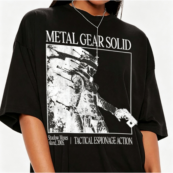 Atelier das Estampas Camiseta Feminina Metal Gear Solid Estampa Preta e Branca Estilosa Moderna Elegante Gameplay