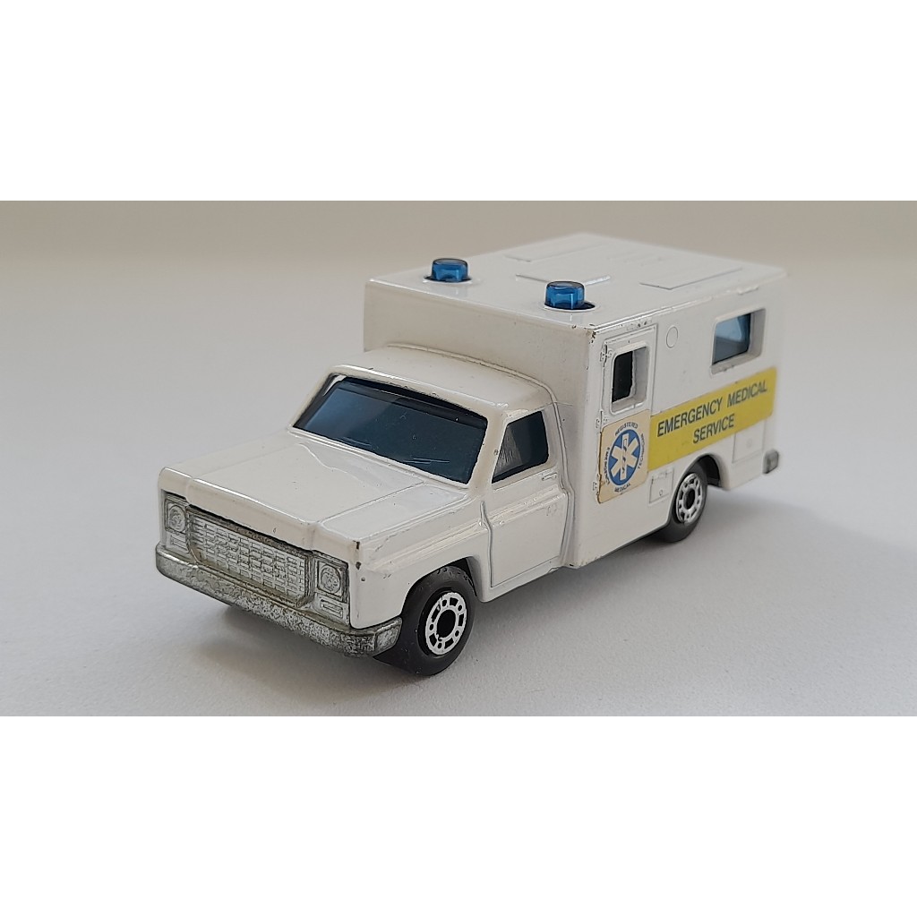miniatura Matchbox Superfast Lesney Ambulance - Emergency Medical Service