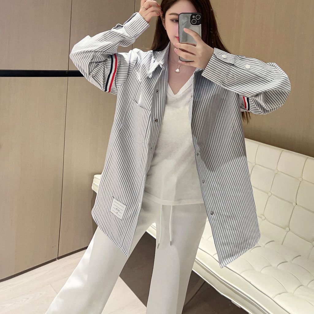 XPJ4 Preppy style shirt with double sleeve stripes, loose fit bf Unisex couple shirts and windbreakers25Spring and Autum