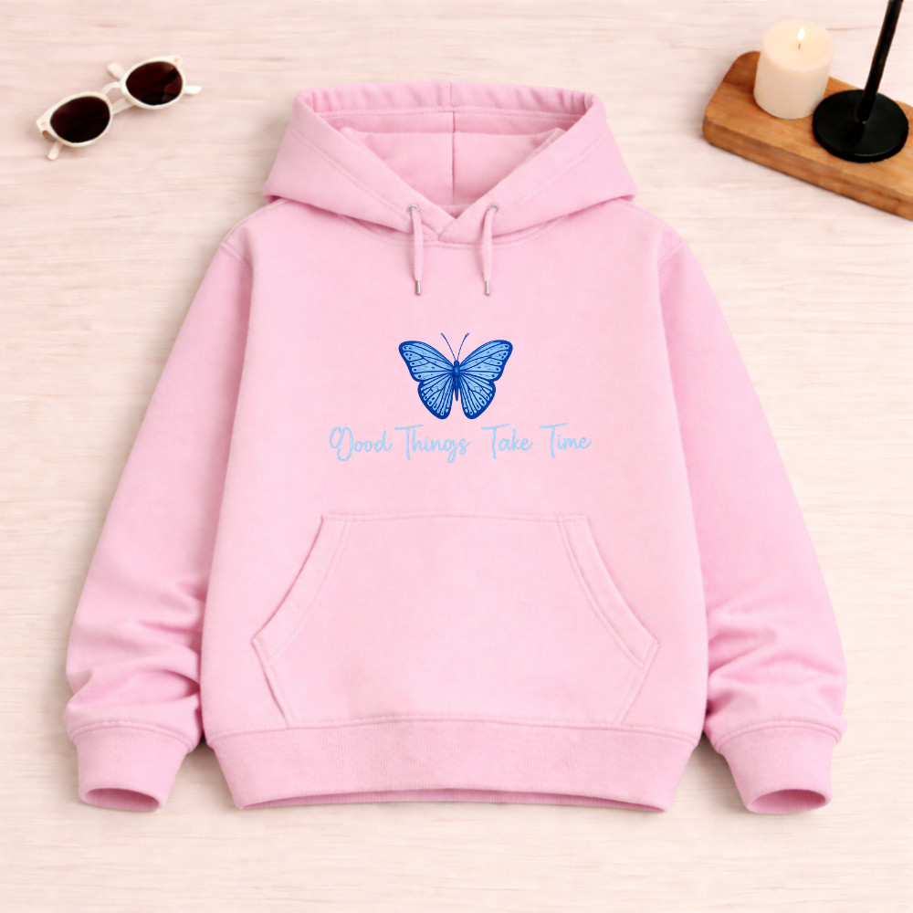 Blusa de Frio Infantil Borboleta Frase Good Things Take Time Com Capuz Bolso Cangur
