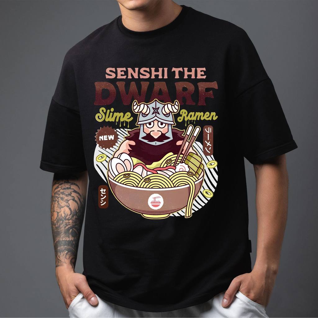 Camiseta Masculina Feminina Estampa Senshi Anão Ramen Dungeon Meshi Anime T-shirt Unissex Streetwear