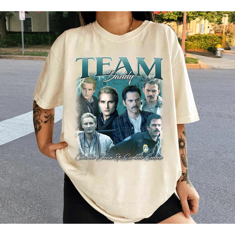 Camiseta Oversized Masculina e Feminina Estampa Team Daddy Charlie Swan e Carlisle Cullen, T-shirt Streetwear Retrô