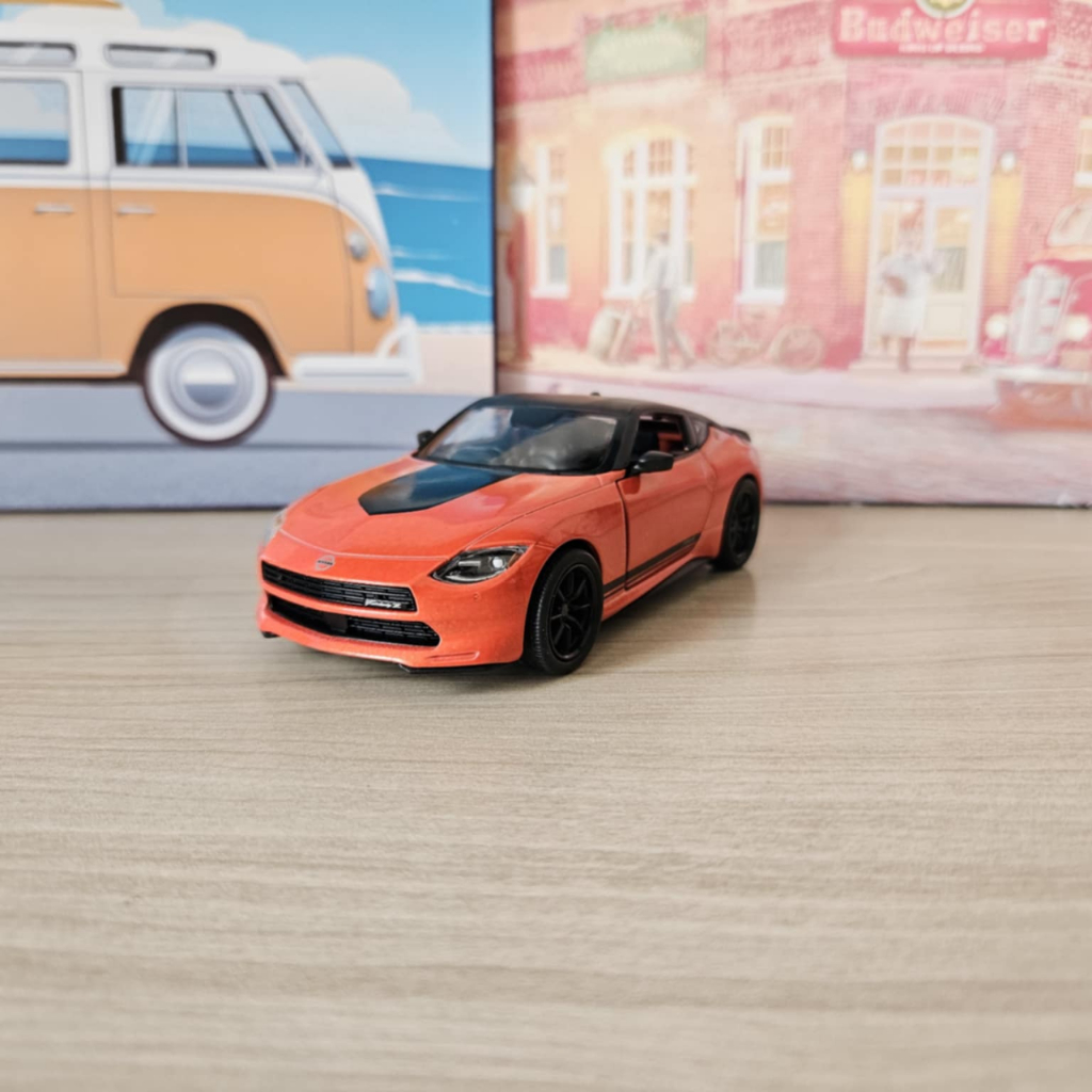 Miniatura Nissan Fairlady Z 2023 Customized Edition 1:36 Metal Fricção Abre Portas