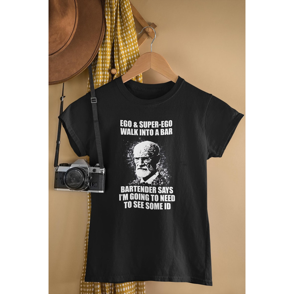 Camiseta Preta Unisex Design com Imagem de Homem e Textos 