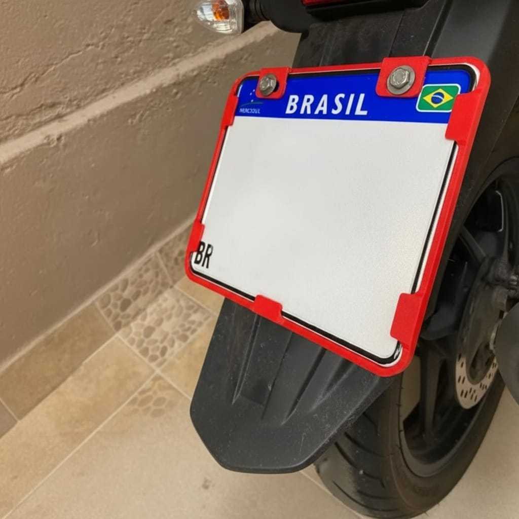 Moldura Protetora de Placa para Moto com Acabamento Fosco e Fixação Segura