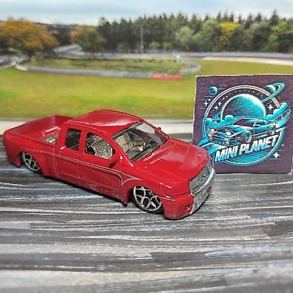 Hot Wheels Mainline Nissan Titan HW 1:64 Mini Planet