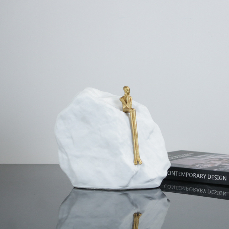 Modern minimalist resin figurine ornament for model rooms, living rooms, study rooms, bookcases, and TV stands, stylish