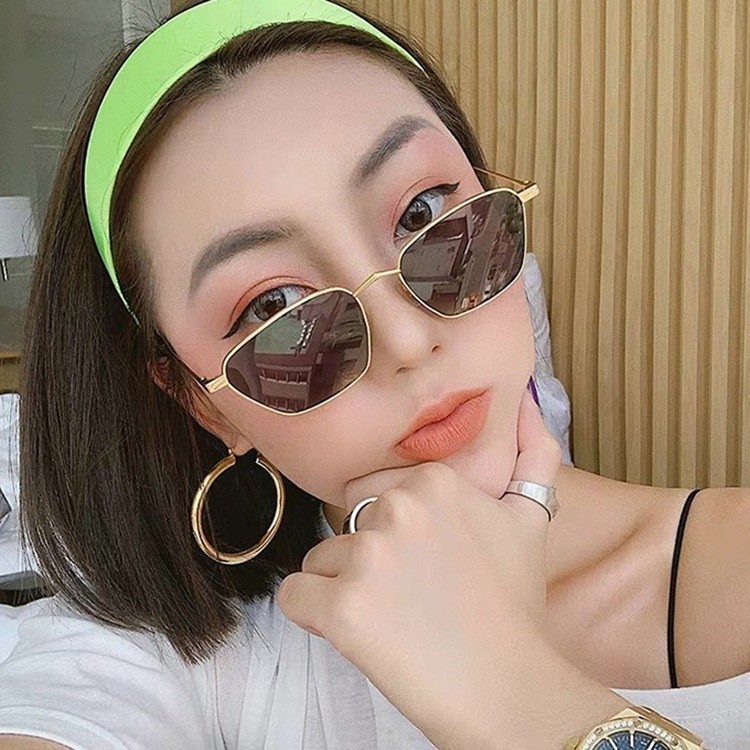 Óculos De Sol Irregulares De Metal De Armação Pequena Feminino Luxury Designer Shades Vintage Square Glasses UV400