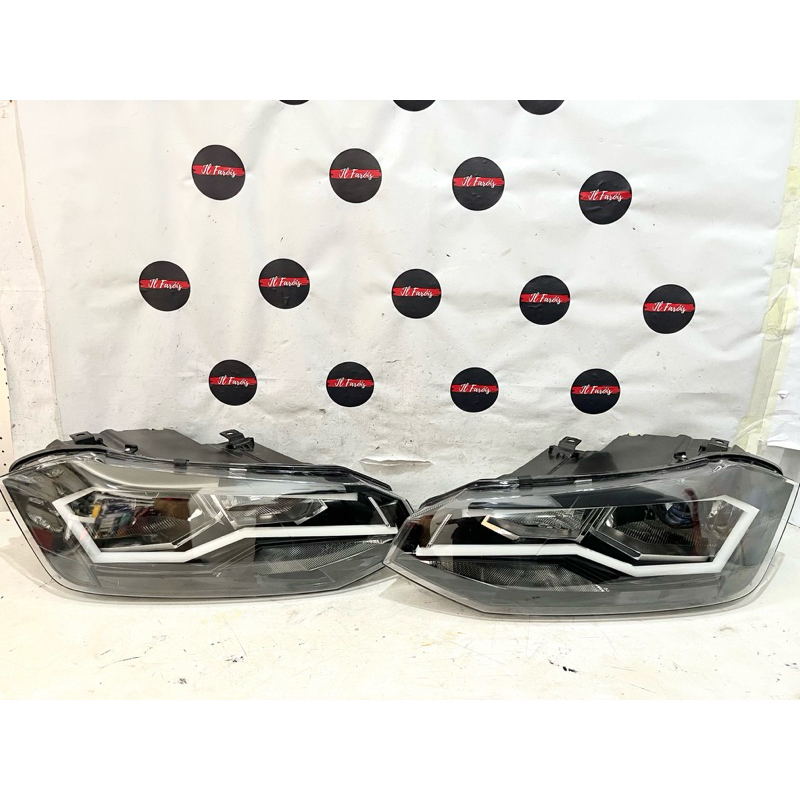 Par Farol VW Polo Virtus Projetor Bi-Xenon e LED DRL Masc Negra
