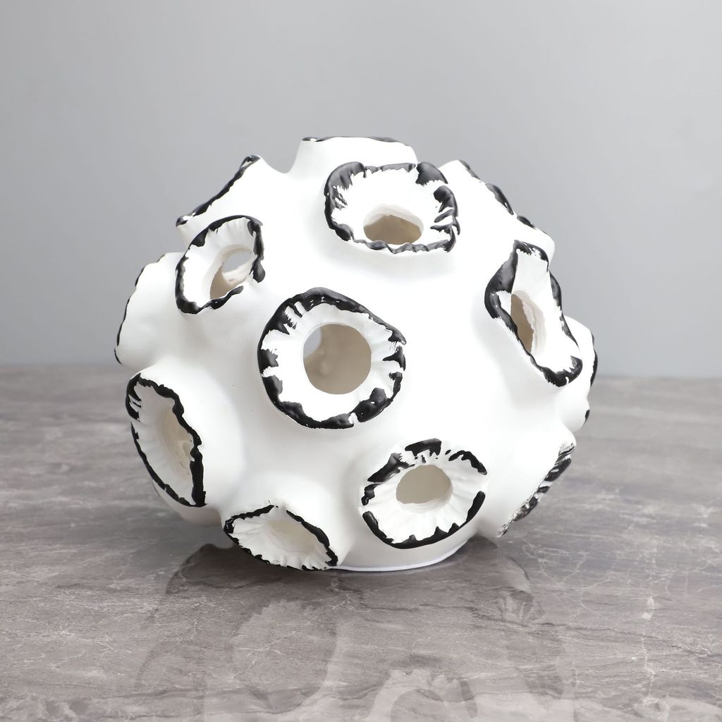FPSW Modern minimalist black and white hollow sphere resin ornament, suitable for model homes, sales offices, home entra