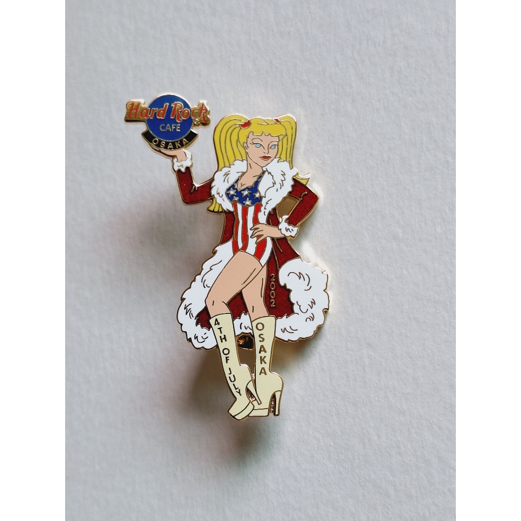 Pin / Broche - Hard Rock Cafe - Osaka - 4th of July 2002 Blonde Girl with American Flag Swinsuit & Light Yellow Boots