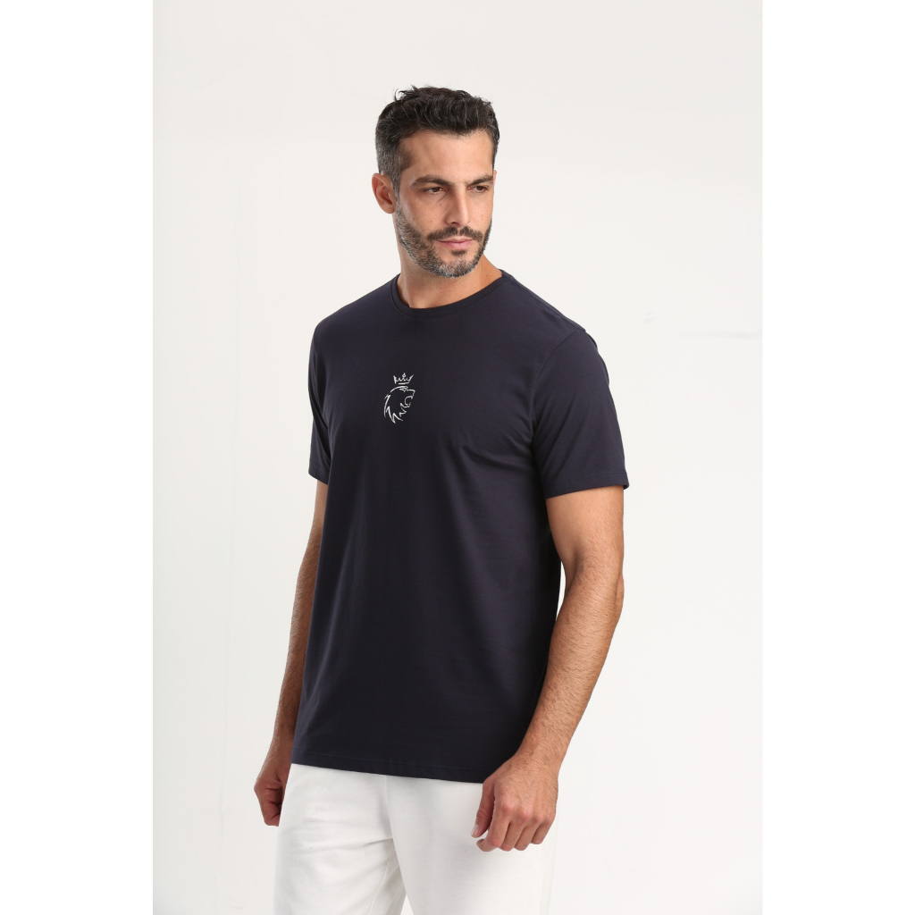 Camiseta Masculina Algodão Premium VON DER VOLKE Estampada We Are The Lion Brand e logo
