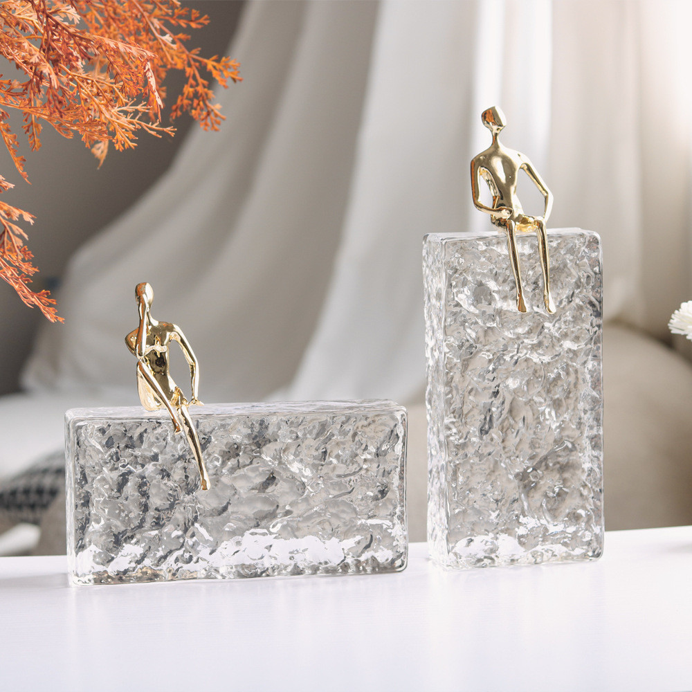 Nordic Creative Sitting Figure Sculpture Ornament for Model Homes, Living Rooms, Entryways, Artistic Light Luxury Deskto