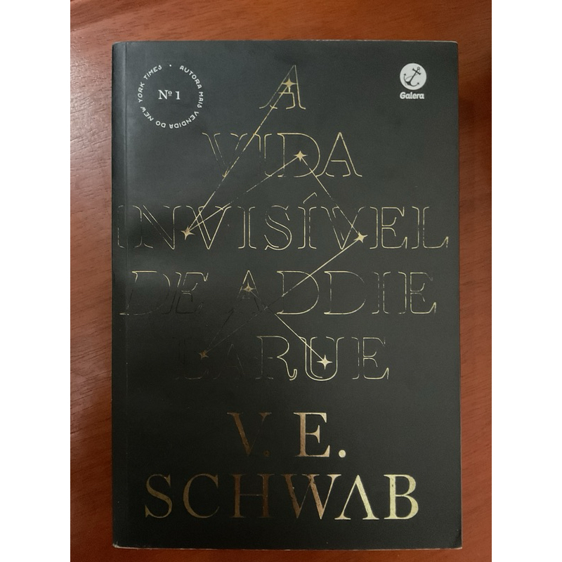 Livro A vida invisível de Addie Larue - V. E. Schwab