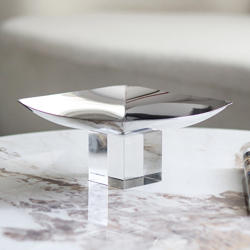 R8II Light luxury Nordic-style metal square tray, a creative decorative piece for the living room, featuring a tall crys