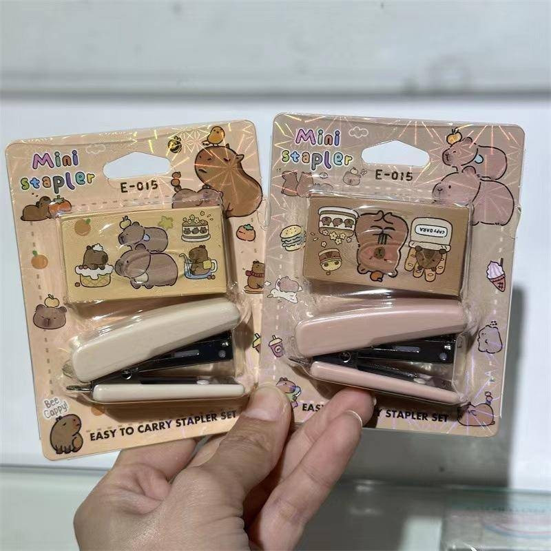 1Pcs Capybara Mini Grampeador Com Grampos De Papel De Encadernação Encade