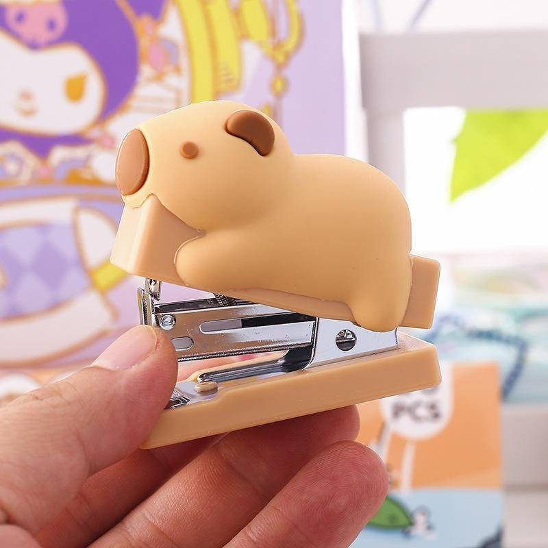 1Pcs 3D Capybara Mini Grampeador Com Grampos Grampeadores De Papel De Carta Encadernador Material Escolar