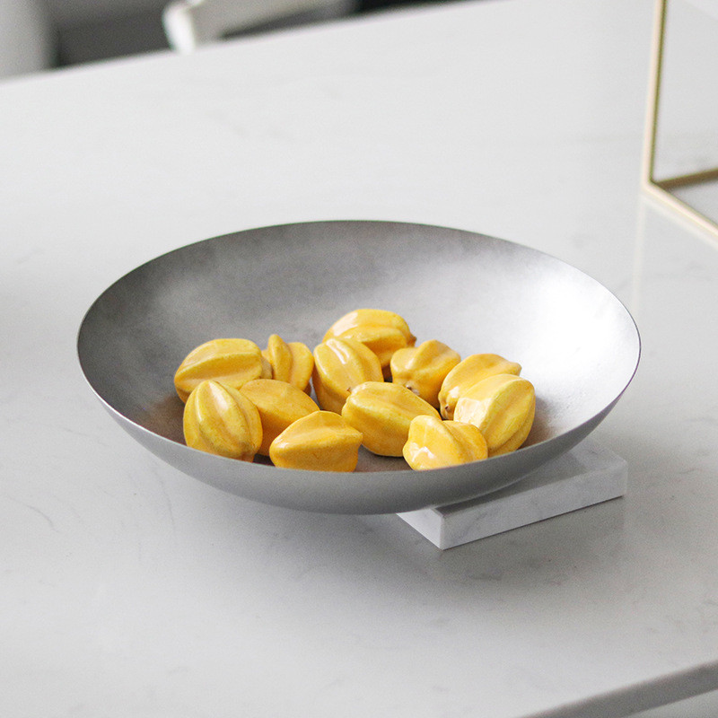 Designer-style irregular-shaped fruit plate, semi-suspended snack and fruit bowl, Nordic light luxury home decor, high a