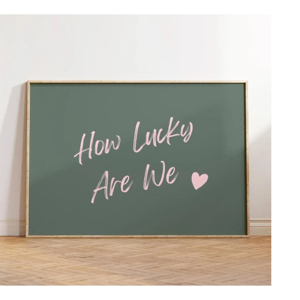 Quadro decorativo Lucky Mood frase divertida fundo verde com tipografia rosa (1 peça)