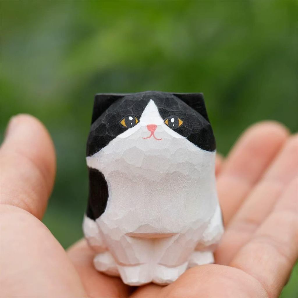 Small Wooden Black & White Cow Cat Figurines – 2PCS Hand-Carved Painted Cow Cat Statues with Wooden Base, Cute Pet Figur